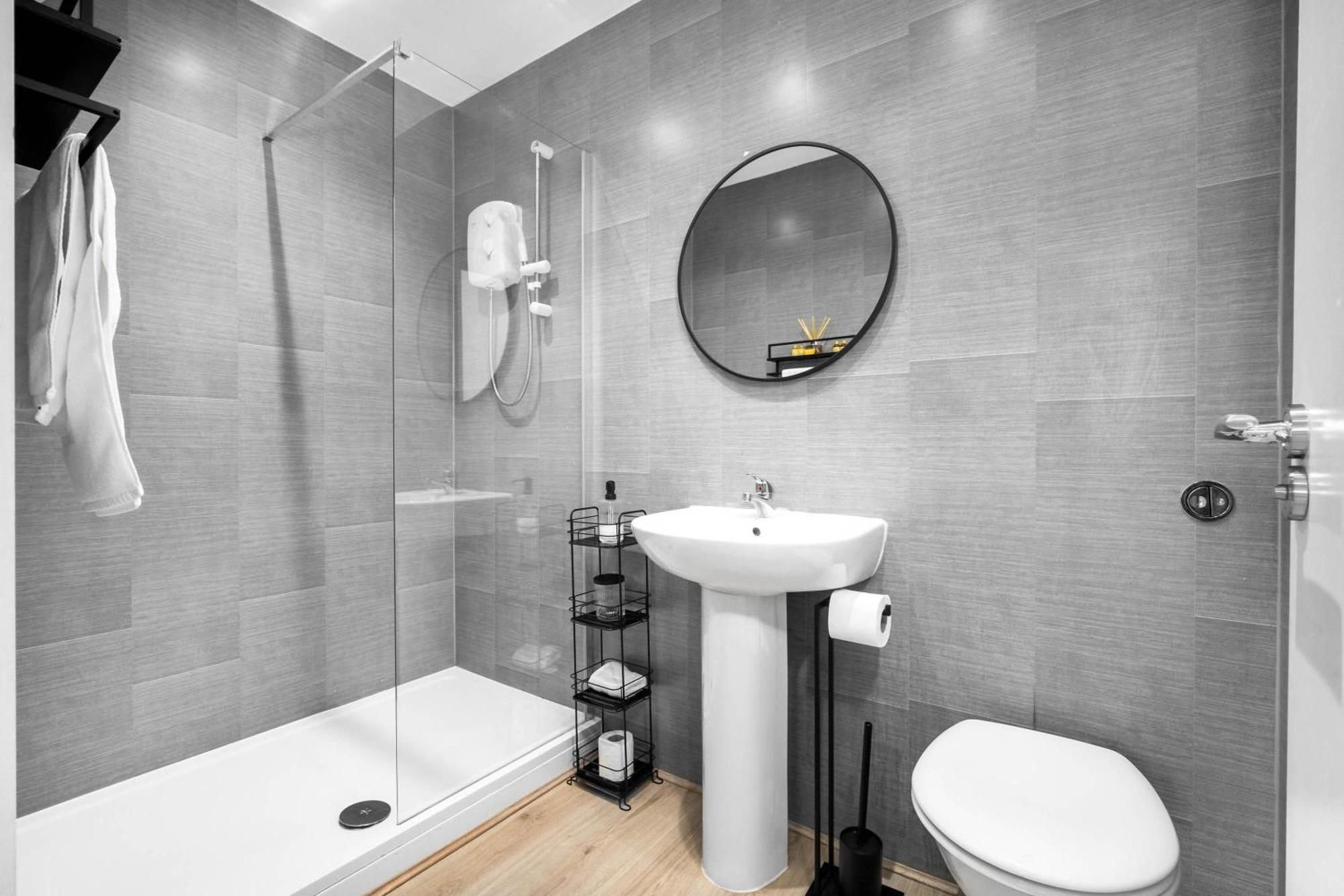 Luxe Apartment With Private Parking In Gated Complex - Close To Jq & City Centre - Top Rated - 7Sh Birmingham Bagian luar foto